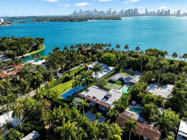 6-bedroom home for sale in Miami Beach - 2520 Shelter Ave - MondialRealty