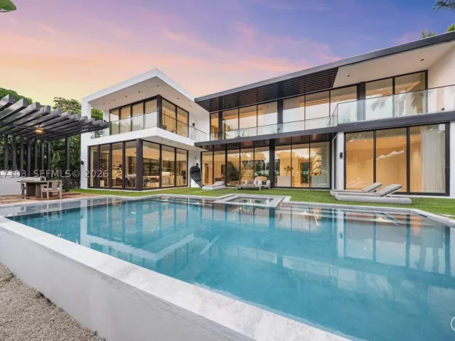 6-bedroom home for sale in Miami Beach - 2520 Shelter Ave - MondialRealty