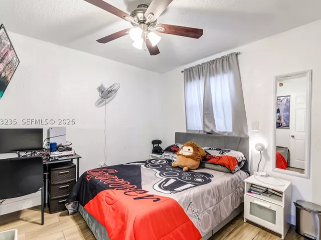 5-bedroom home for sale in Miami - 11600 SW 181st Ter - MondialRealty