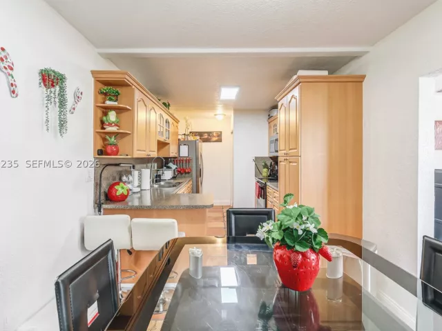 5-bedroom home for sale in Miami - 11600 SW 181st Ter - MondialRealty