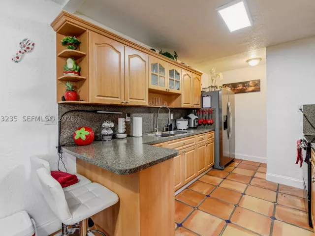 5-bedroom home for sale in Miami - 11600 SW 181st Ter - MondialRealty