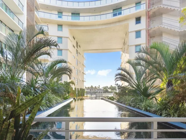 3-bedroom condo for sale in Miami Beach - 6620 Indian Creek Dr PH-712 - MondialRealty