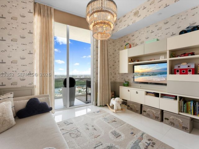 2-bedroom condo for sale in Sunny Isles Beach - 15811 Collins Ave 3605 - MondialRealty