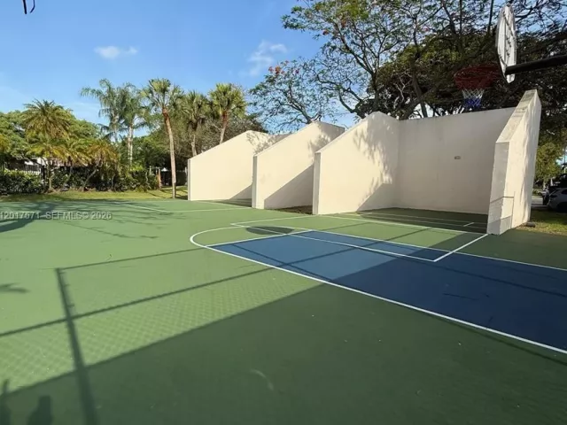 2-bedroom home for sale in Miami - 13380 SW 91st Ter E - MondialRealty