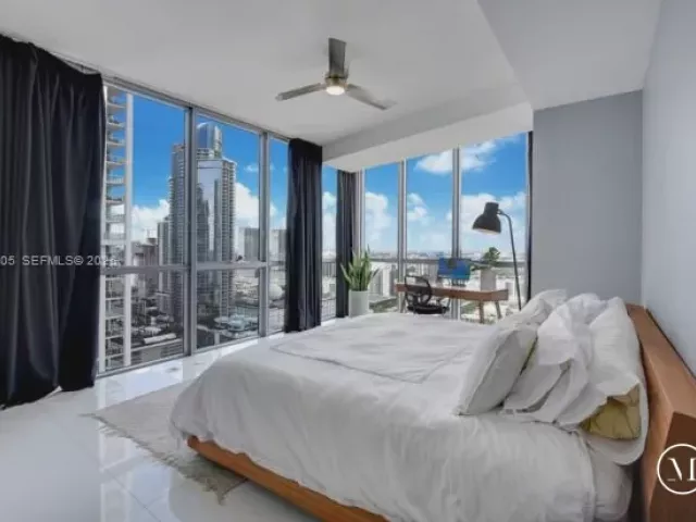 2-bedroom condo for sale in Miami - 1100 Biscayne Blvd 3205 - MondialRealty
