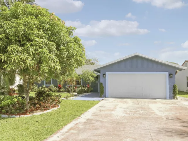 3-bedroom home for sale in Delray Beach - 3336 Ave Villandry - MondialRealty