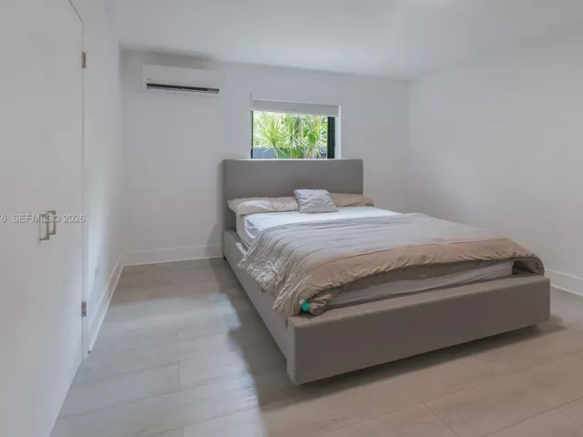 4-bedroom home for rent in North Miami - 1955 Alamanda Dr 1 - MondialRealty