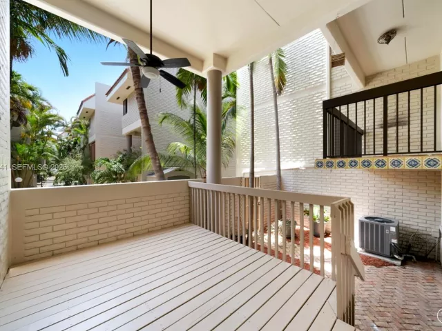 3-bedroom home for sale in Fort Lauderdale - 1401 NE 9th St 26 - MondialRealty