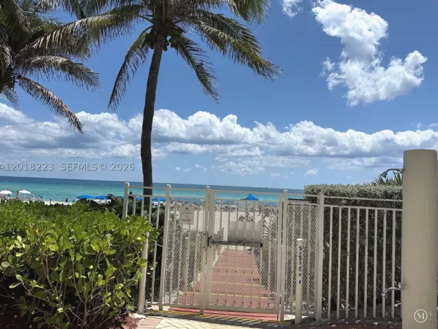 2-bedroom condo for rent in Sunny Isles Beach - 17201 Collins Ave 506 - MondialRealty