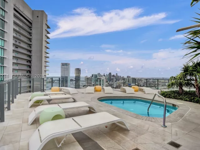 3-bedroom condo for rent in Miami - 501 NE 31st St 3706 - MondialRealty