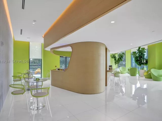3-bedroom condo for rent in Miami - 501 NE 31st St 3706 - MondialRealty