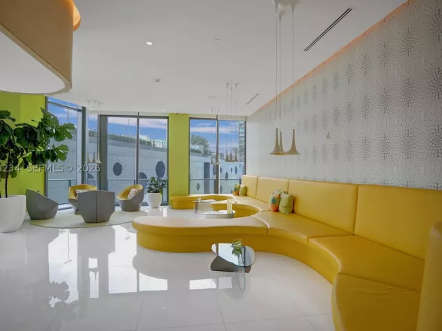 3-bedroom condo for rent in Miami - 501 NE 31st St 3706 - MondialRealty