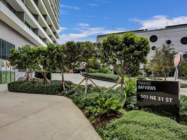 3-bedroom condo for rent in Miami - 501 NE 31st St 3706 - MondialRealty