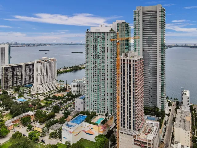 3-bedroom condo for rent in Miami - 501 NE 31st St 3706 - MondialRealty