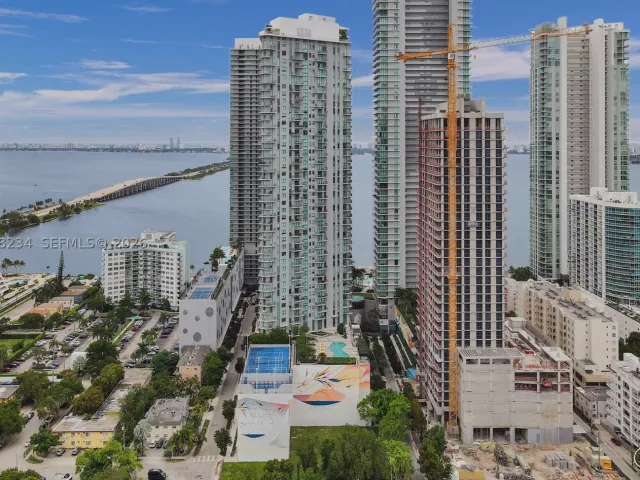 3-bedroom condo for rent in Miami - 501 NE 31st St 3706 - MondialRealty