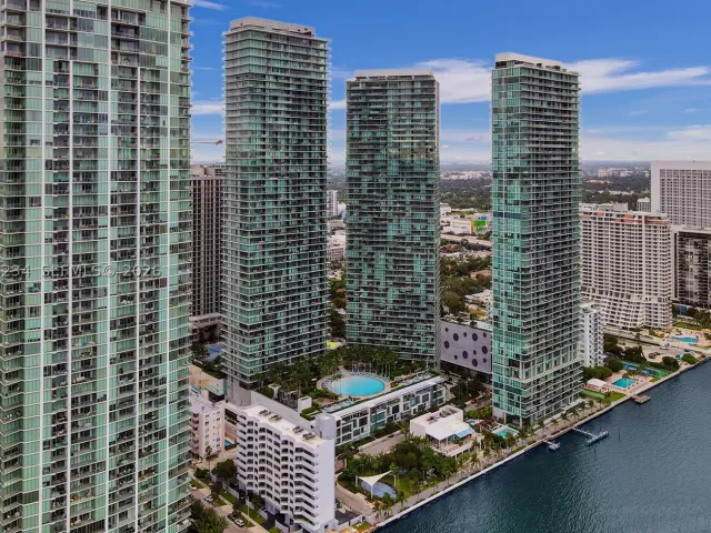 3-bedroom condo for rent in Miami - 501 NE 31st St 3706 - MondialRealty