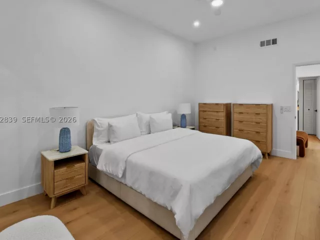 3-bedroom home for sale in Aventura - 21216 Harbor Way 158-15 - MondialRealty