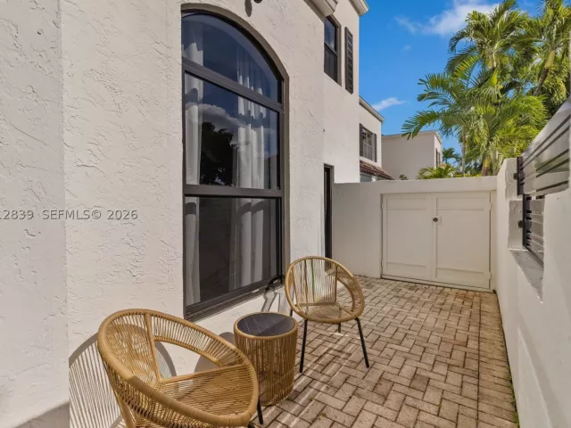 3-bedroom home for sale in Aventura - 21216 Harbor Way 158-15 - MondialRealty