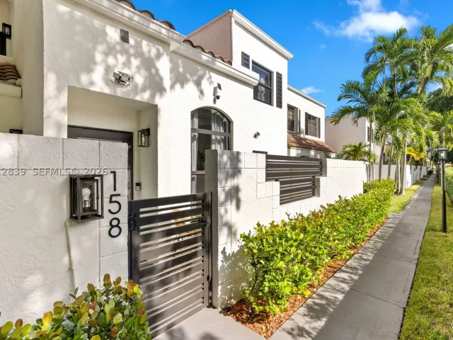 3-bedroom home for sale in Aventura - 21216 Harbor Way 158-15 - MondialRealty