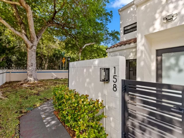 3-bedroom home for sale in Aventura - 21216 Harbor Way 158-15 - MondialRealty