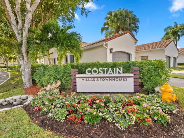 3-bedroom home for sale in Aventura - 21216 Harbor Way 158-15 - MondialRealty