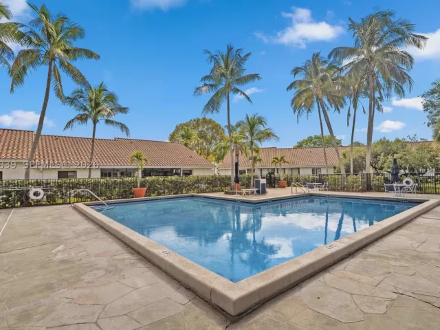 3-bedroom home for sale in Aventura - 21216 Harbor Way 158-15 - MondialRealty