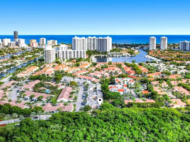 3-bedroom home for sale in Aventura - 21216 Harbor Way 158-15 - MondialRealty
