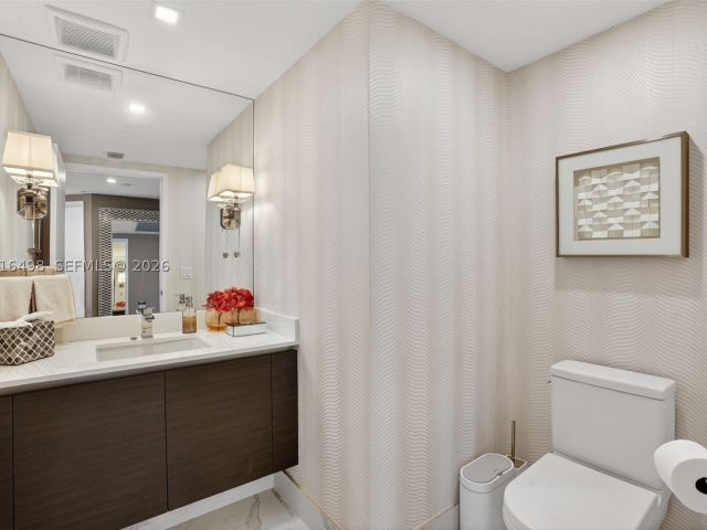 3-bedroom condo for sale in Sunny Isles Beach - 330 Sunny Isles Blvd 5-2301 - MondialRealty