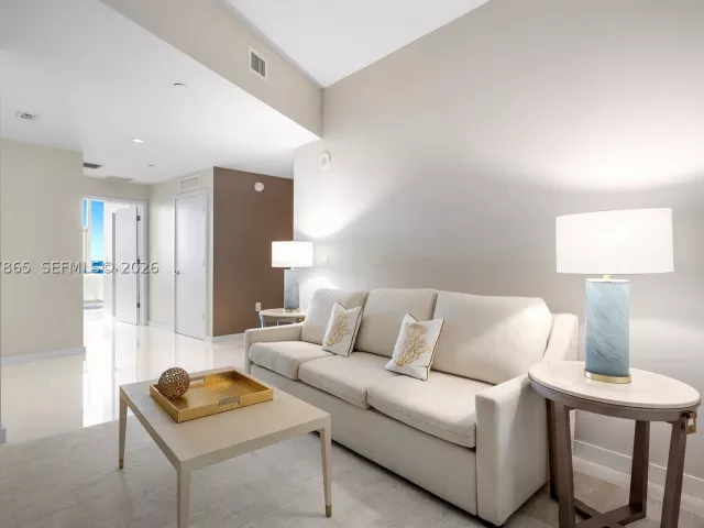 3-bedroom condo for sale in Miami - 851 NE 1st Ave 3711 - MondialRealty