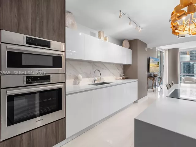 3-bedroom condo for sale in Miami - 851 NE 1st Ave 3711 - MondialRealty