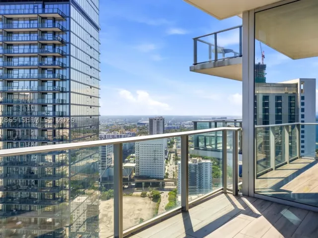 3-bedroom condo for sale in Miami - 851 NE 1st Ave 3711 - MondialRealty