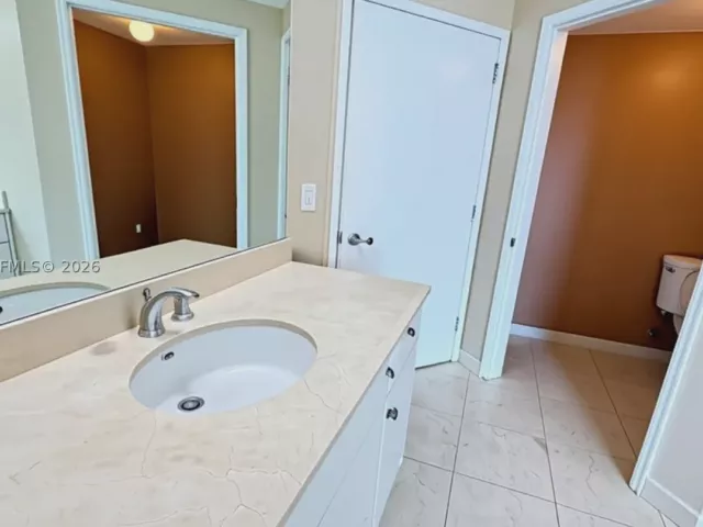 2-bedroom condo for rent in Aventura - 19400 Turnberry Way 1132 - MondialRealty