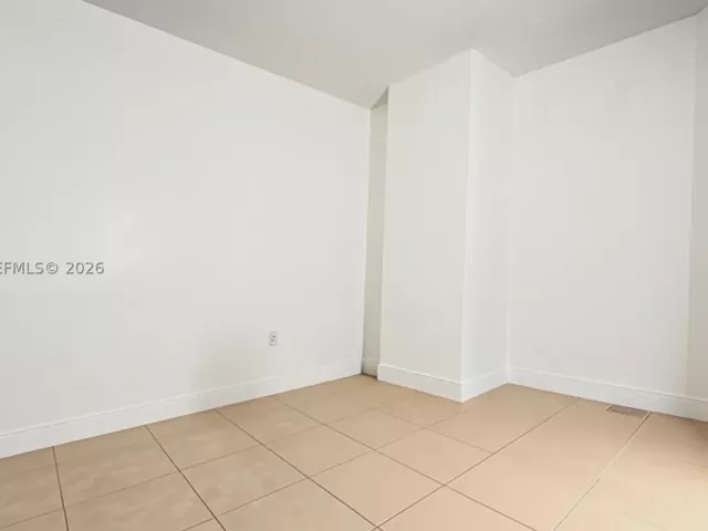 2-bedroom condo for rent in Aventura - 19400 Turnberry Way 1132 - MondialRealty