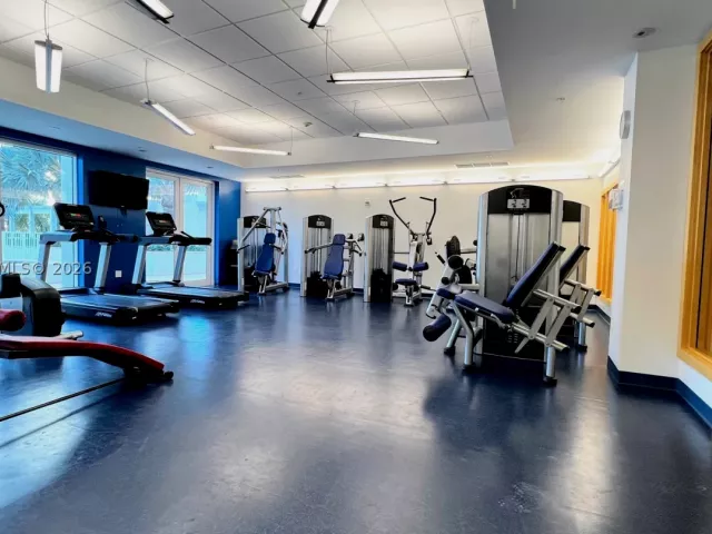 2-bedroom condo for rent in Aventura - 19400 Turnberry Way 1132 - MondialRealty