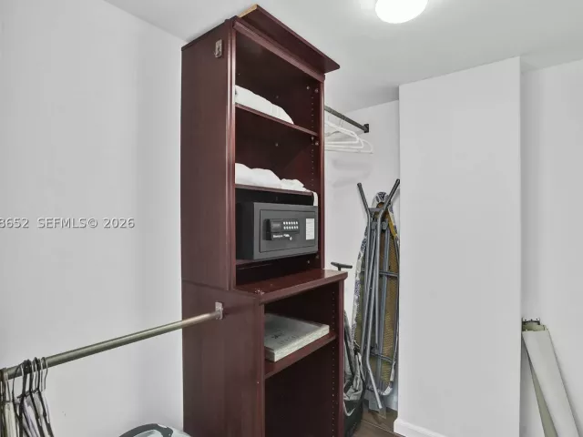 2-bedroom condo for sale in Sunny Isles Beach - 19370 Collins Ave 426 - MondialRealty