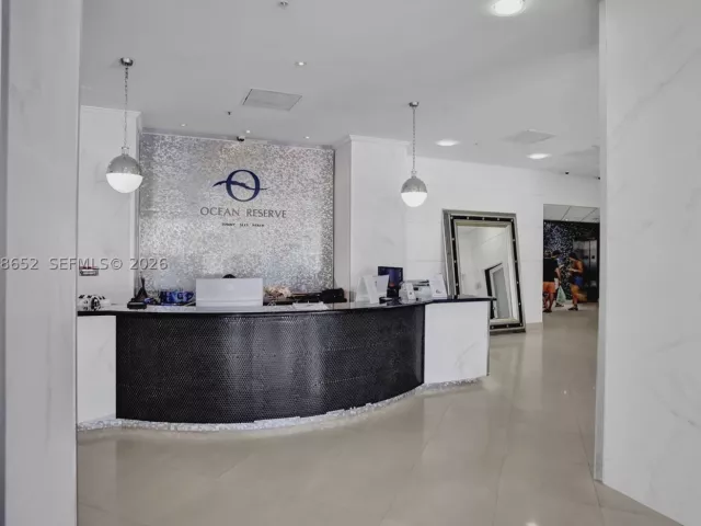 2-bedroom condo for sale in Sunny Isles Beach - 19370 Collins Ave 426 - MondialRealty