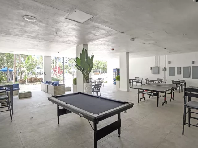 2-bedroom condo for sale in Sunny Isles Beach - 19370 Collins Ave 426 - MondialRealty