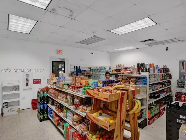 2-bedroom condo for sale in Sunny Isles Beach - 19370 Collins Ave 426 - MondialRealty
