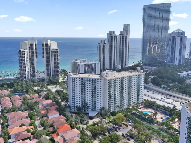 2-bedroom condo for sale in Sunny Isles Beach - 19370 Collins Ave 426 - MondialRealty