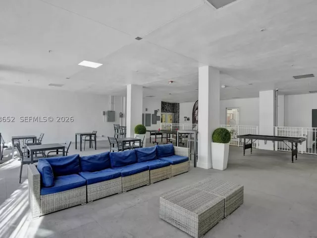 2-bedroom condo for sale in Sunny Isles Beach - 19370 Collins Ave 426 - MondialRealty