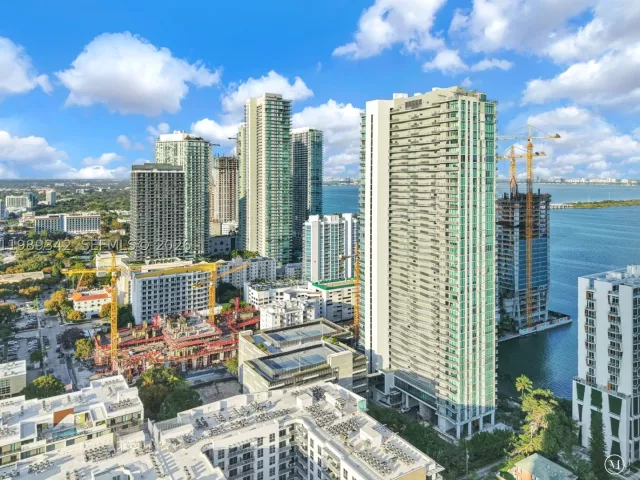 2-bedroom condo for sale in Miami - 460 NE 28th St 601 - MondialRealty