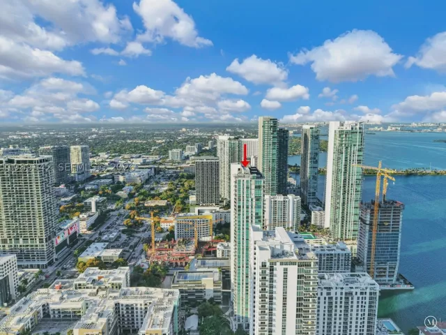 2-bedroom condo for sale in Miami - 460 NE 28th St 601 - MondialRealty