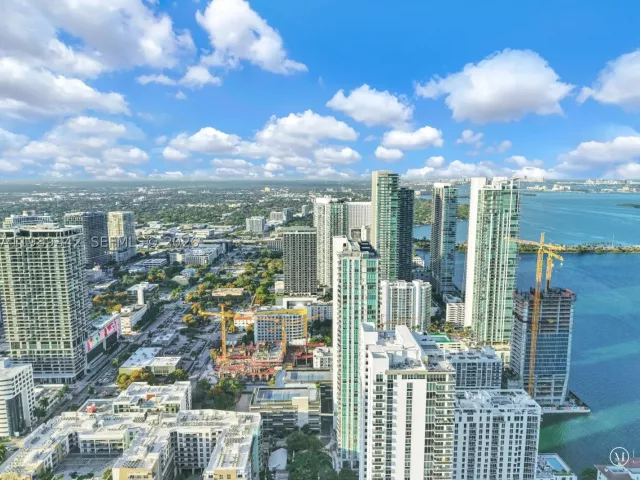 2-bedroom condo for sale in Miami - 460 NE 28th St 601 - MondialRealty