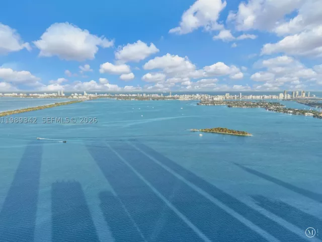 2-bedroom condo for sale in Miami - 460 NE 28th St 601 - MondialRealty