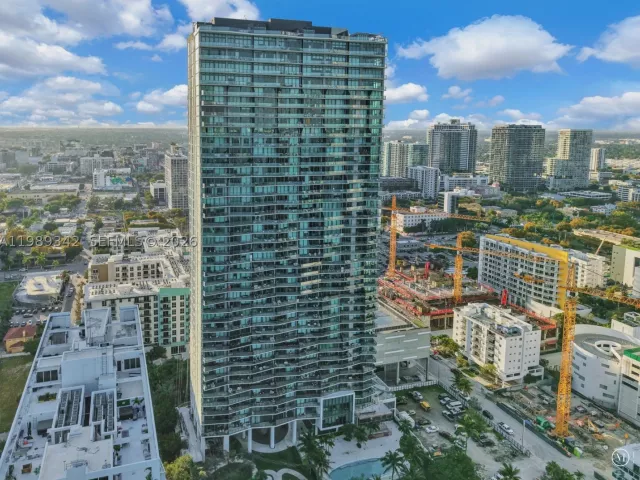 2-bedroom condo for sale in Miami - 460 NE 28th St 601 - MondialRealty