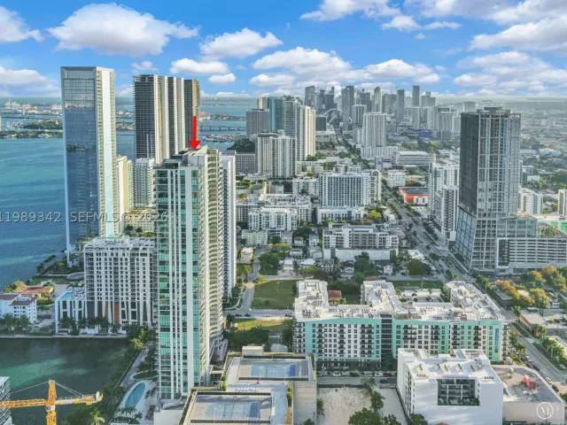2-bedroom condo for sale in Miami - 460 NE 28th St 601 - MondialRealty