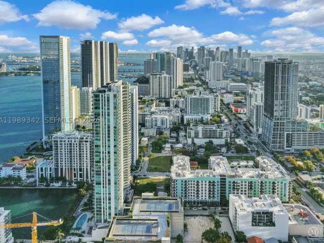 2-bedroom condo for sale in Miami - 460 NE 28th St 601 - MondialRealty