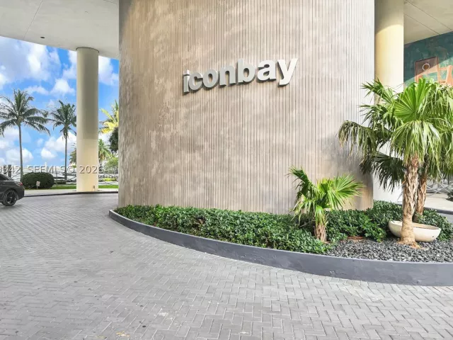 2-bedroom condo for sale in Miami - 460 NE 28th St 601 - MondialRealty