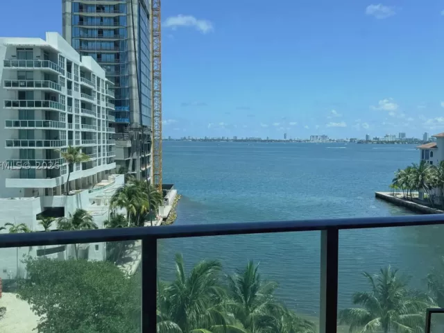 2-bedroom condo for sale in Miami - 460 NE 28th St 601 - MondialRealty