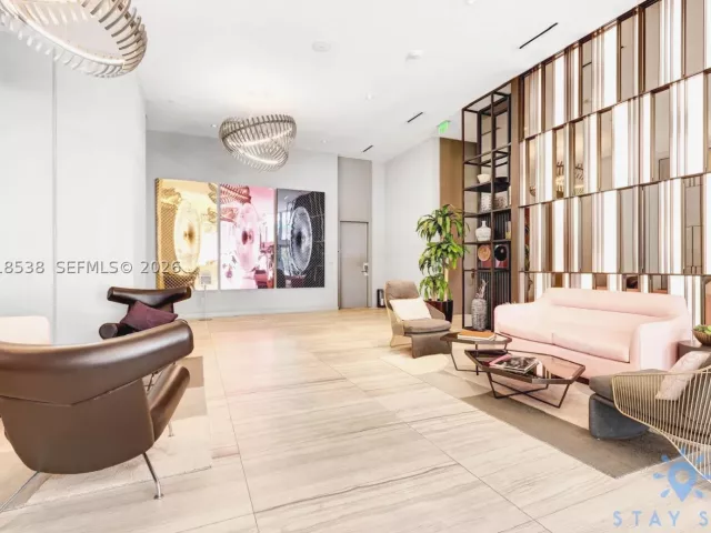 3-bedroom condo for sale in Hollywood - 4010 S Ocean Dr R2708 - MondialRealty